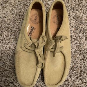 Clarks Wallabee Padmora Women’s size 8.5
